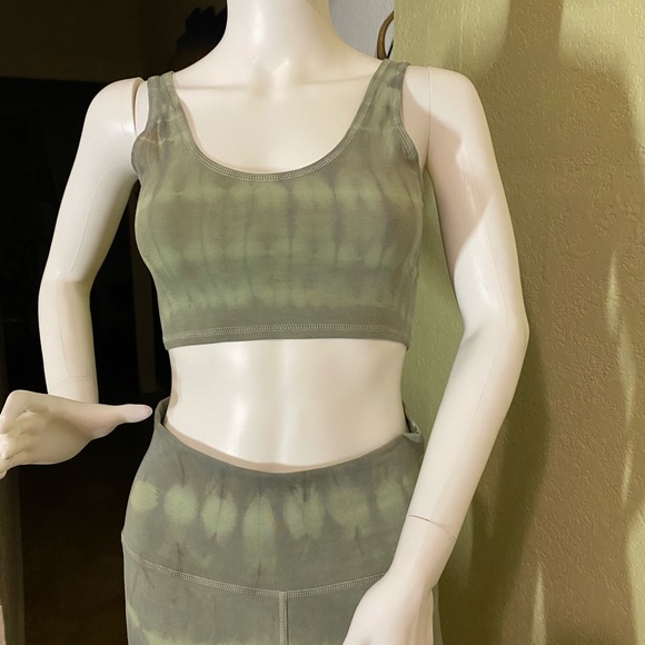 2 pieces bell bottom and top inseam 34 inches - Picture 12 of 12